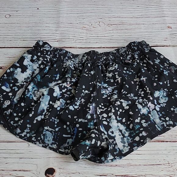 LULULEMON Black and Blue Printed Shorts Size 10 - Picture 5 of 6